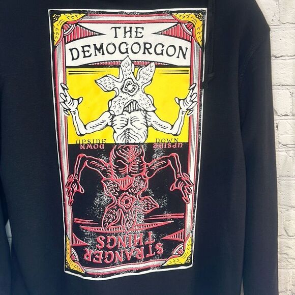 Stranger Things Hoodie The Demogorgon Black size M Medium - Picture 2 of 9